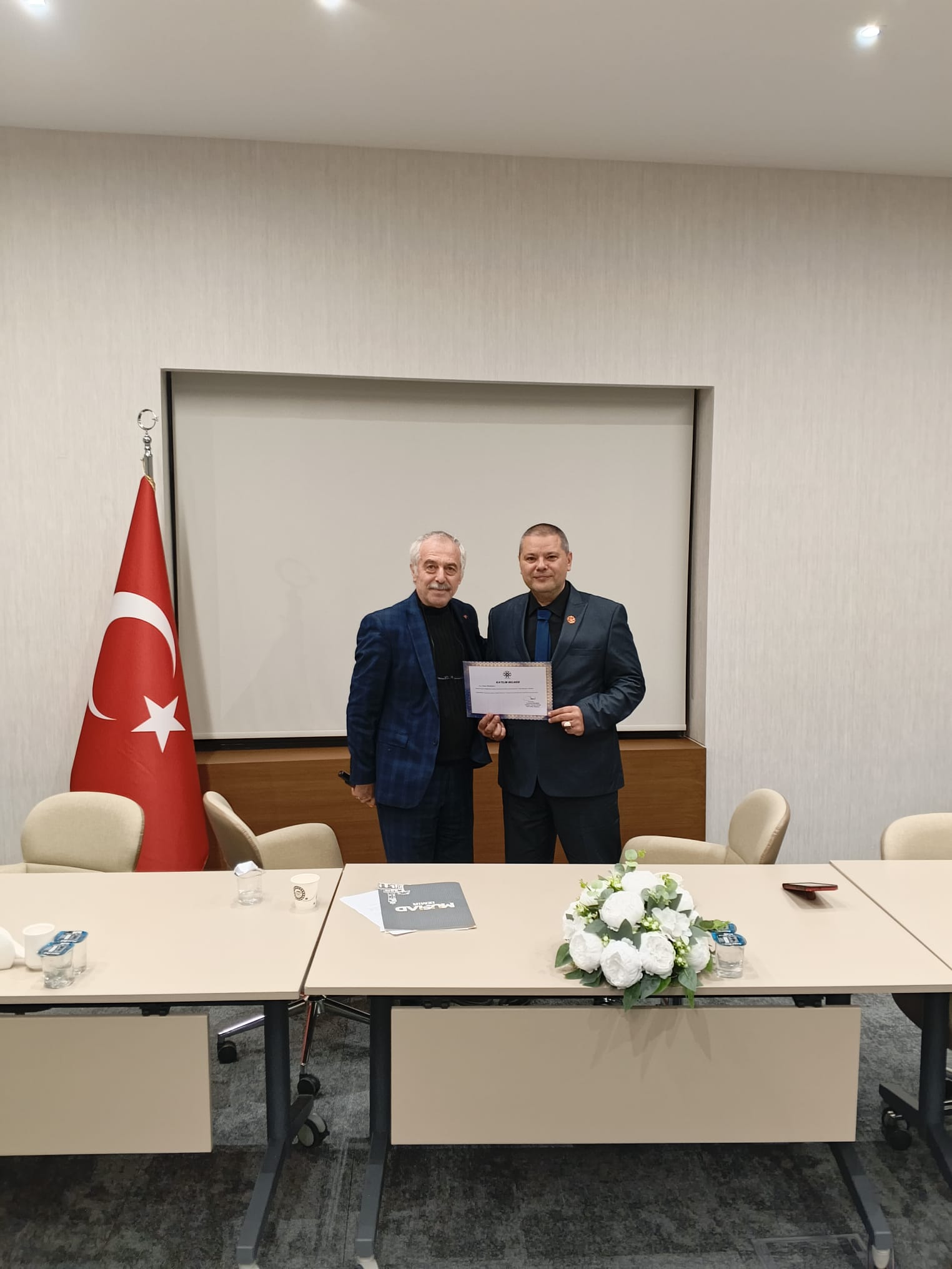 Türkiye Yazarlar Birliği İzmir şubesince Vefatının seni- devriyesi münasebetiyle Şehit